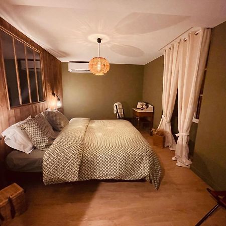 La Cabane Affranchie Moussy  Bagian luar foto